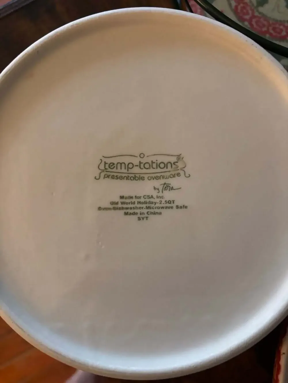 Temp-tations Old World Holiday 2.5 QT Round Covered Casserole Dish with Wire Rac
